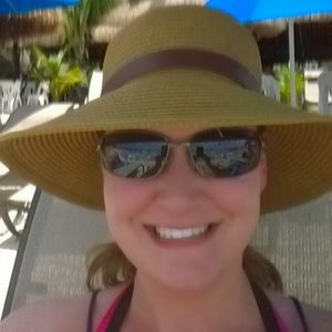 Meet your Posher, Angie